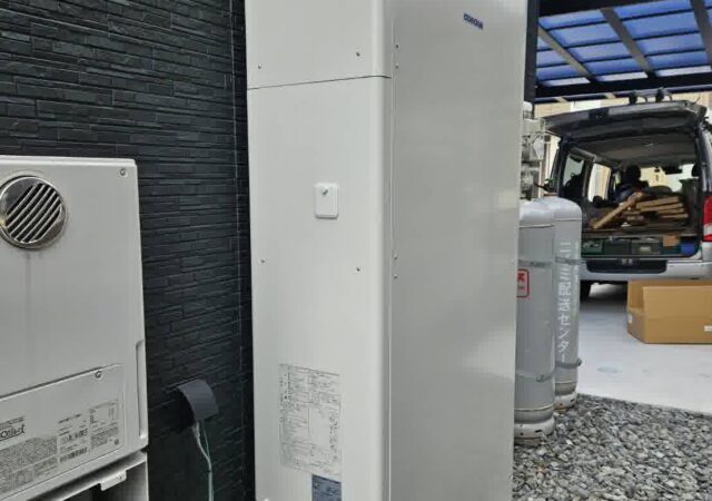 スリム型エコキュートを採用し、限られたスペースにもすっきり設置!